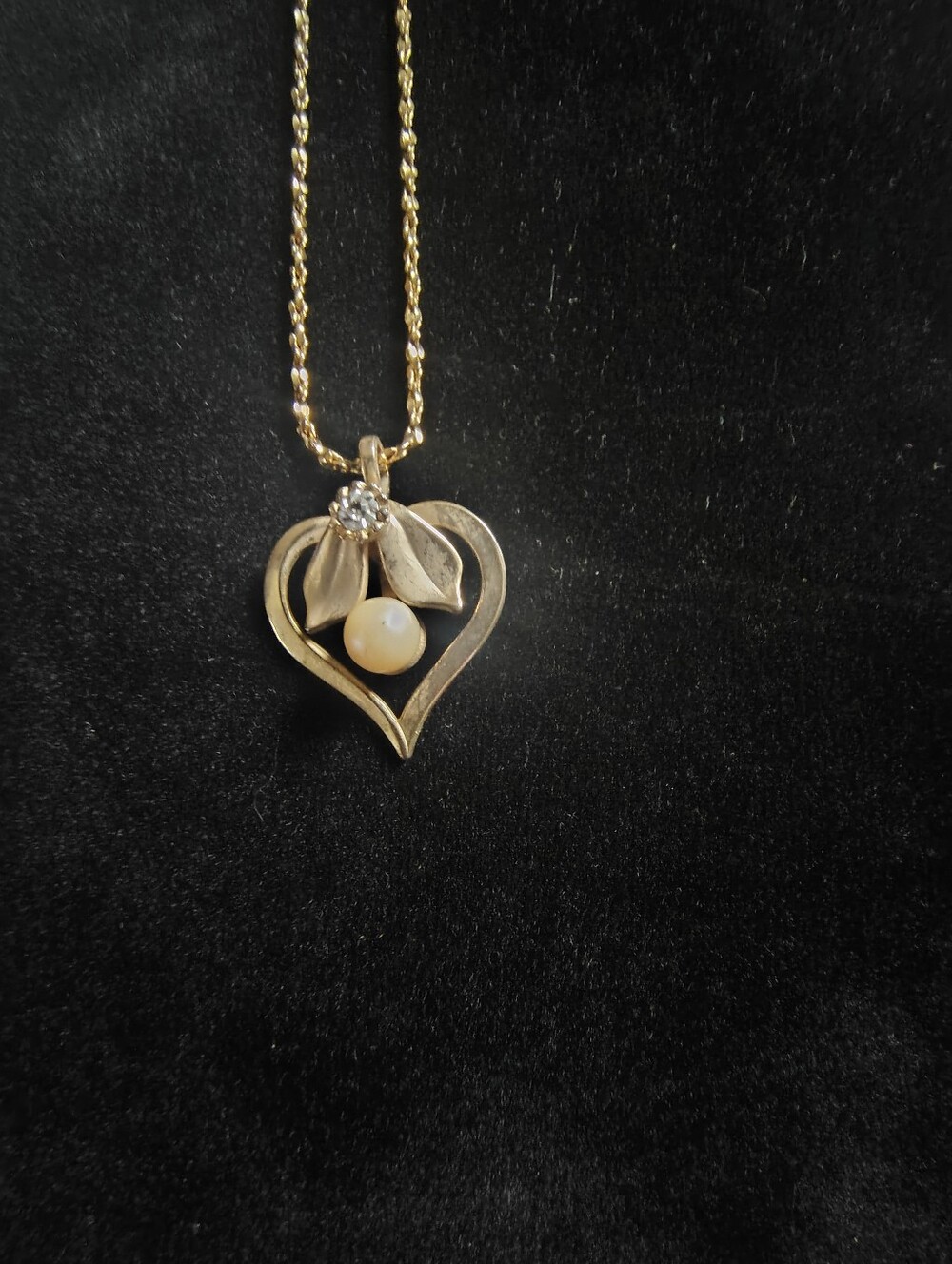Gold Heart Pendant Necklace with Pearl Accent